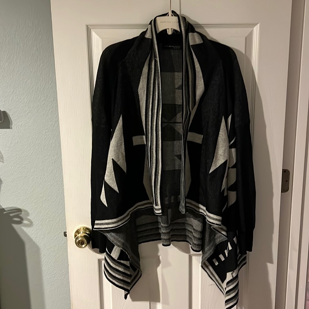 Women’s Open Front Aztec Print Asymmetrical Cardi… - image 1